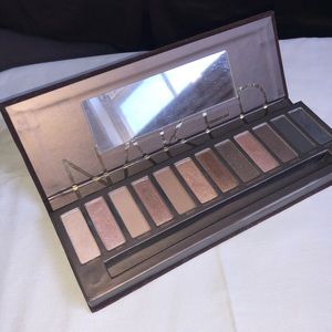 UD Naked Eyeshadow Palette